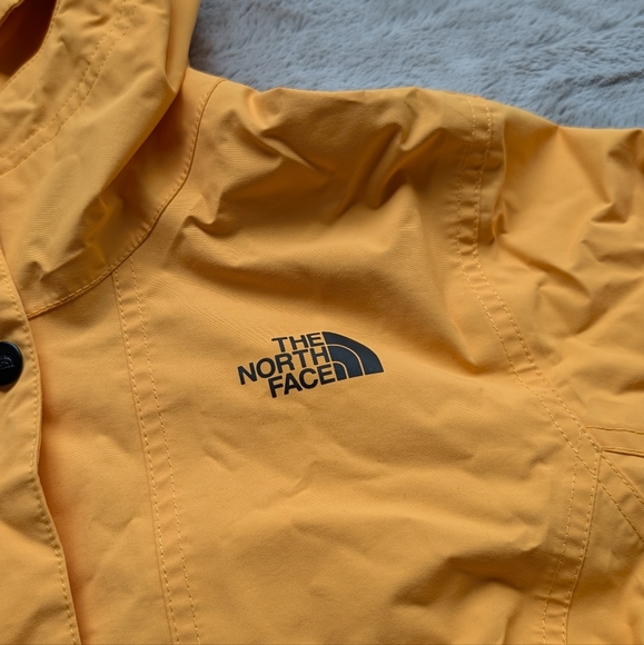 The North Face Zoomie Rain Jacket - Picture 3 of 7
